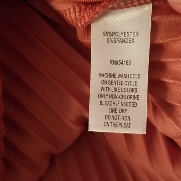 Marc New York Sleeveless Mock Neck in Size Large - Picture 10 of 10